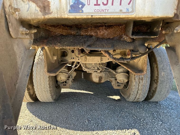 image for item NQ9547 2013 Mack MRU-613  refuse truck