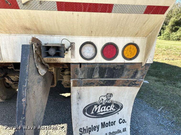 image for item NQ9547 2013 Mack MRU-613  refuse truck