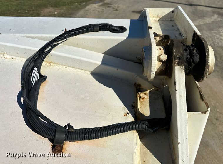 image for item NQ9547 2013 Mack MRU-613  refuse truck