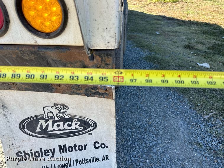 image for item NQ9547 2013 Mack MRU-613  refuse truck