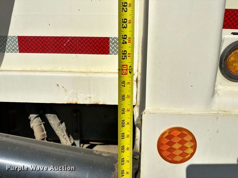 image for item NQ9547 2013 Mack MRU-613  refuse truck