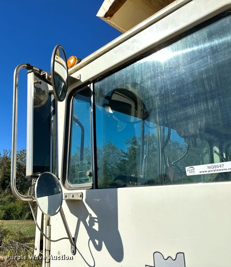 image for item NQ9547 2013 Mack MRU-613  refuse truck