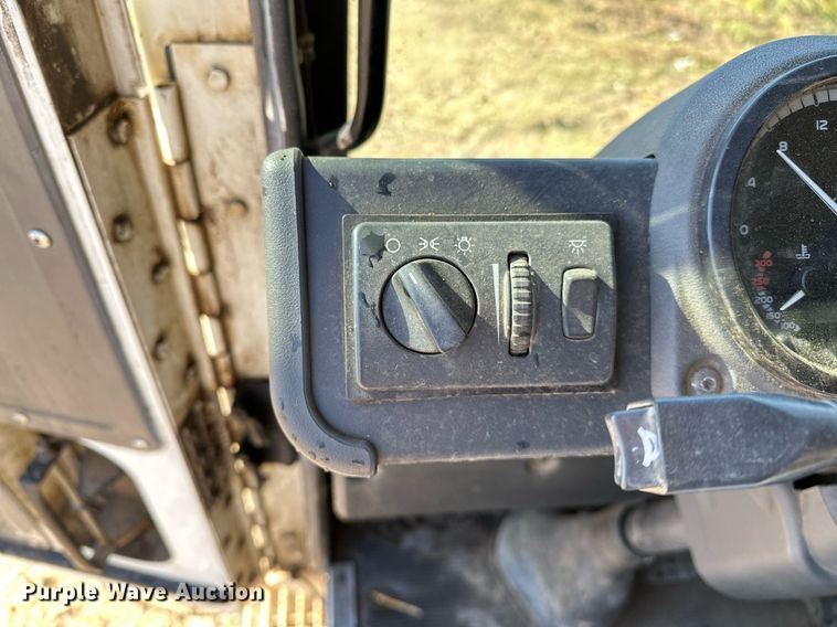 image for item NQ9547 2013 Mack MRU-613  refuse truck