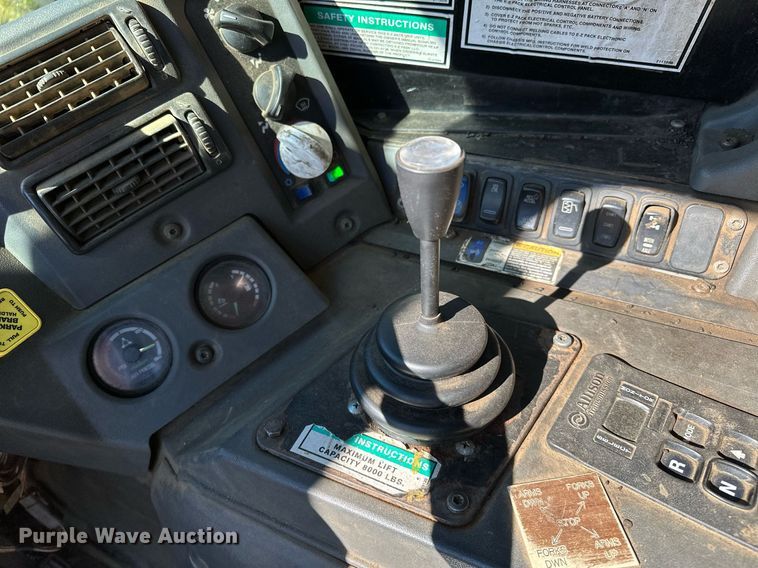 image for item NQ9547 2013 Mack MRU-613  refuse truck