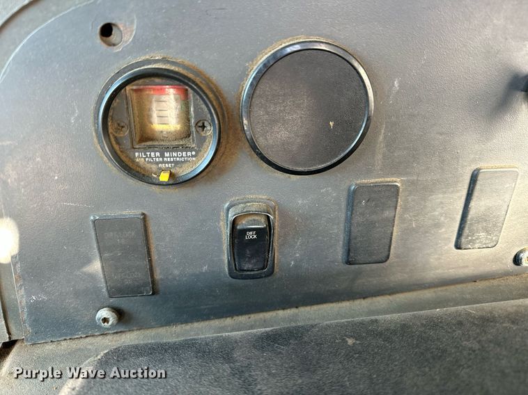 image for item NQ9547 2013 Mack MRU-613  refuse truck