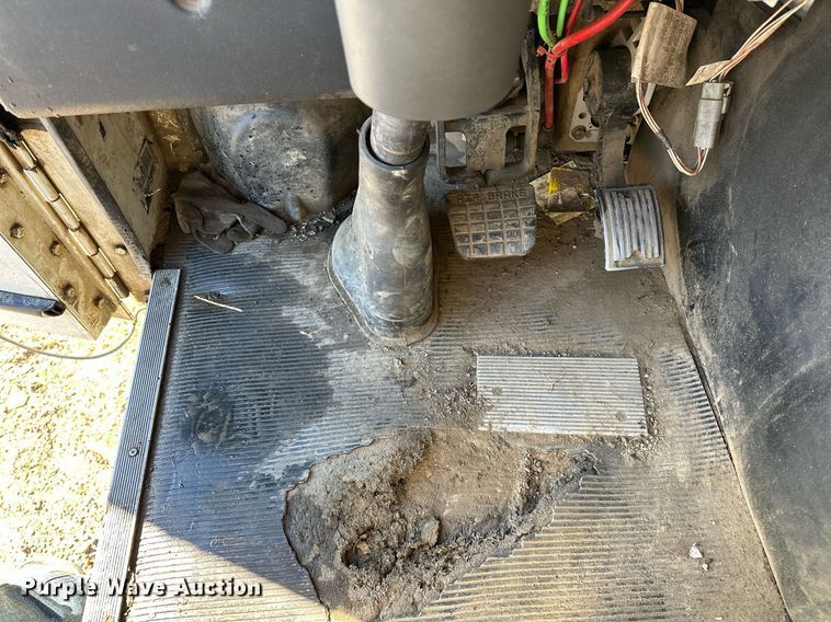 image for item NQ9547 2013 Mack MRU-613  refuse truck