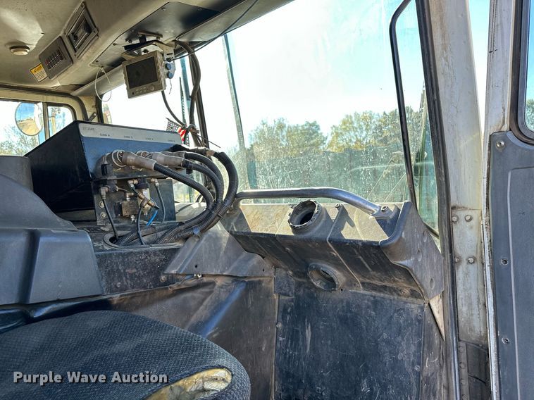 image for item NQ9547 2013 Mack MRU-613  refuse truck