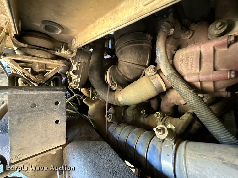 image for item NQ9547 2013 Mack MRU-613  refuse truck