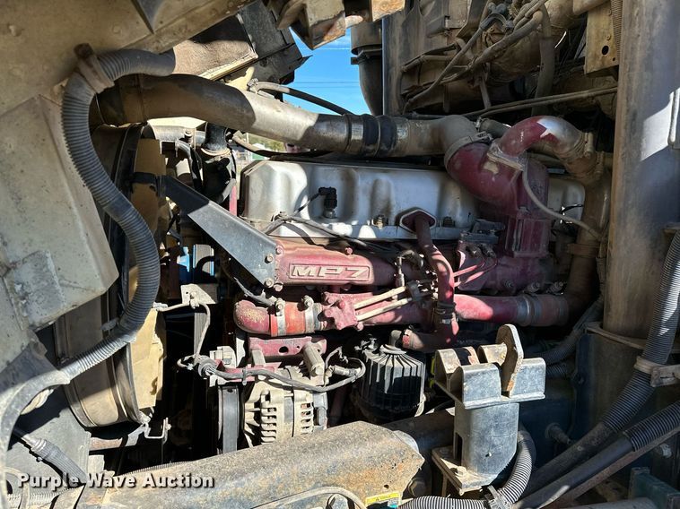 image for item NQ9547 2013 Mack MRU-613  refuse truck