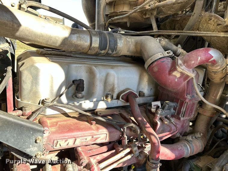 image for item NQ9547 2013 Mack MRU-613  refuse truck