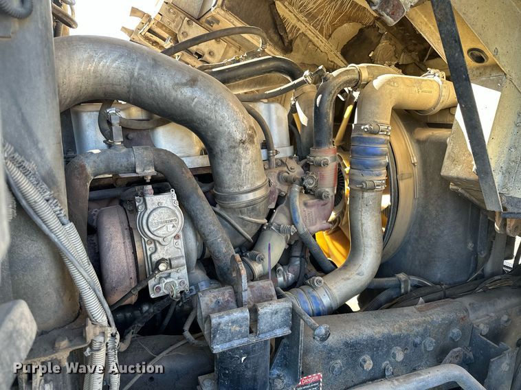 image for item NQ9547 2013 Mack MRU-613  refuse truck