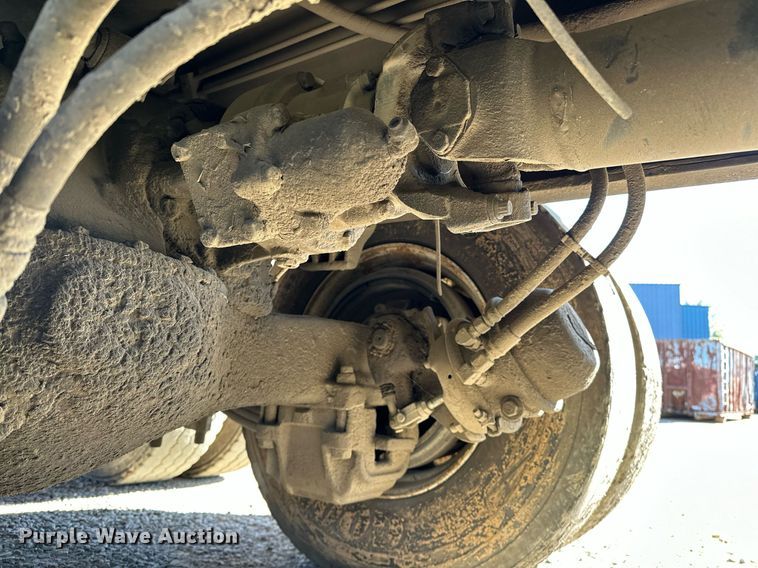 image for item NQ9547 2013 Mack MRU-613  refuse truck