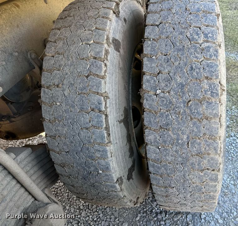 image for item NQ9547 2013 Mack MRU-613  refuse truck