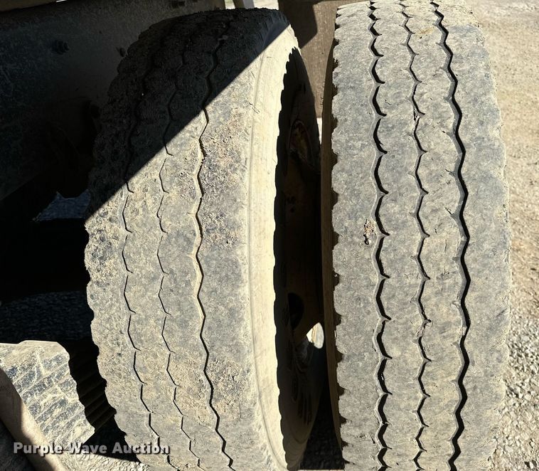 image for item NQ9547 2013 Mack MRU-613  refuse truck