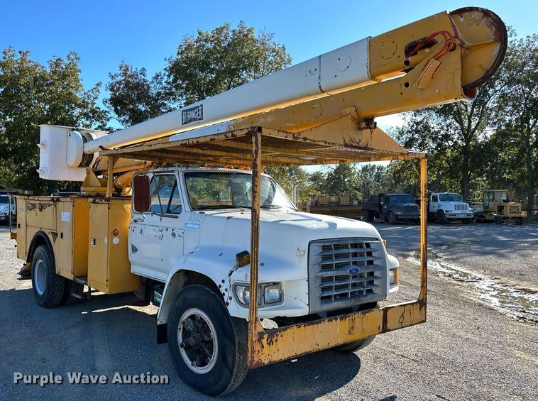 image for item NQ9548 1995 Ford F800  bucket truck