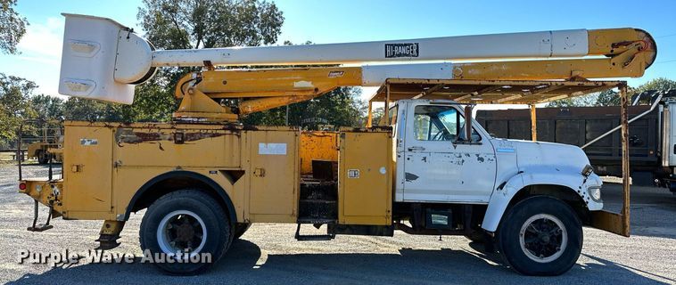 image for item NQ9548 1995 Ford F800  bucket truck