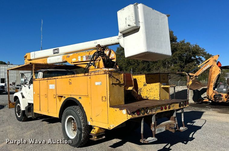 image for item NQ9548 1995 Ford F800  bucket truck