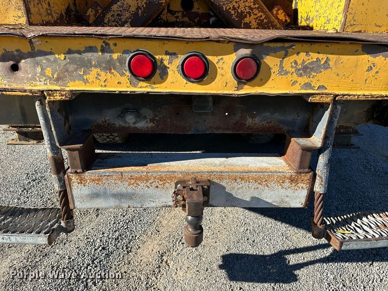 image for item NQ9548 1995 Ford F800  bucket truck