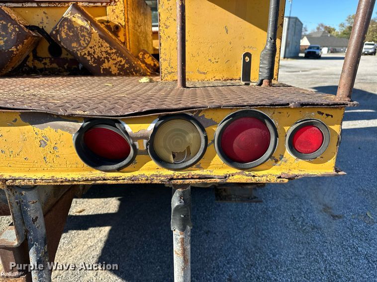 image for item NQ9548 1995 Ford F800  bucket truck