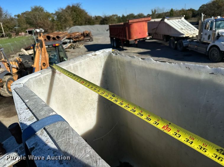 image for item NQ9548 1995 Ford F800  bucket truck