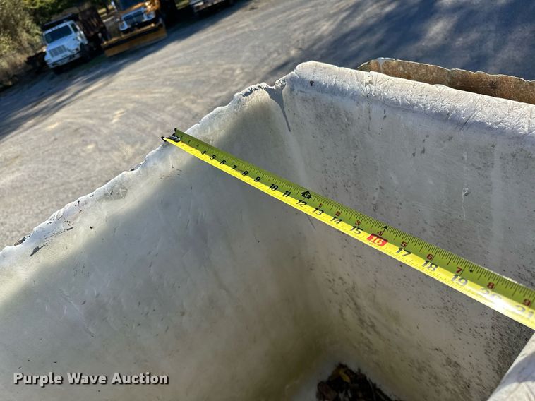 image for item NQ9548 1995 Ford F800  bucket truck