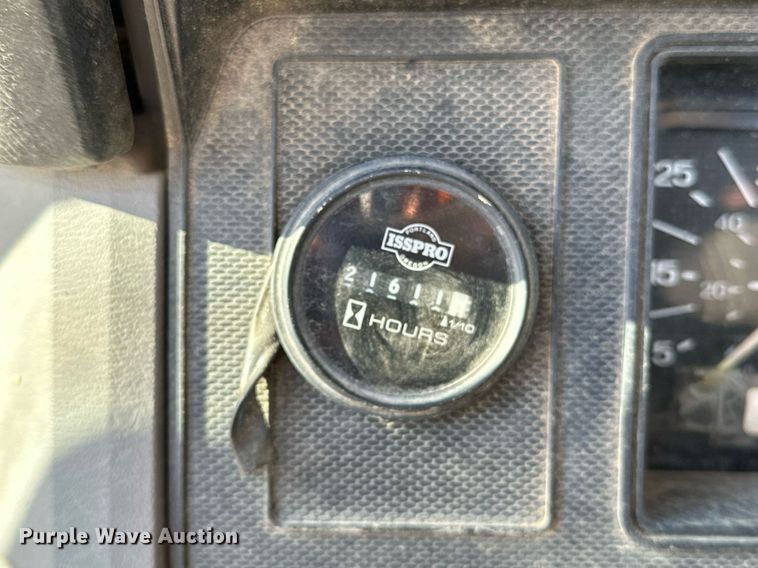 image for item NQ9548 1995 Ford F800  bucket truck