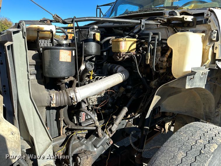 image for item NQ9548 1995 Ford F800  bucket truck