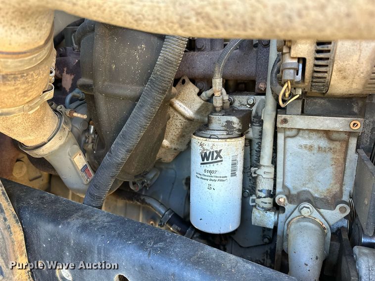 image for item NQ9548 1995 Ford F800  bucket truck