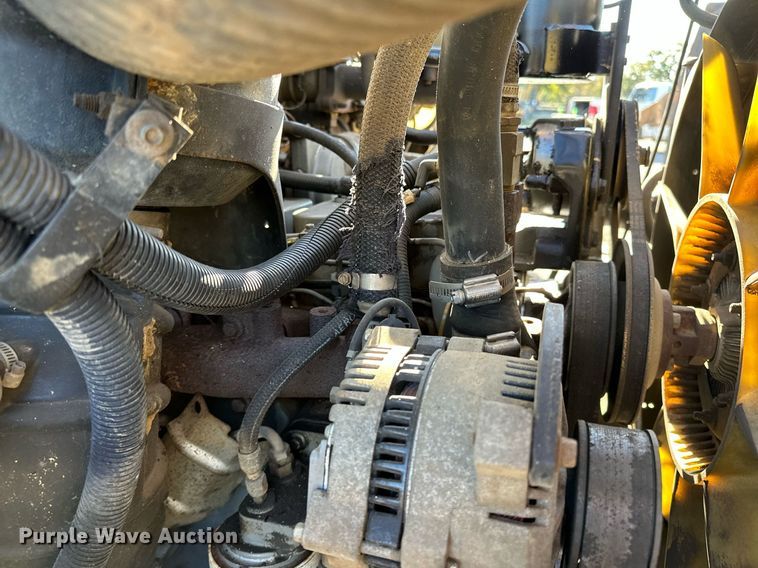 image for item NQ9548 1995 Ford F800  bucket truck