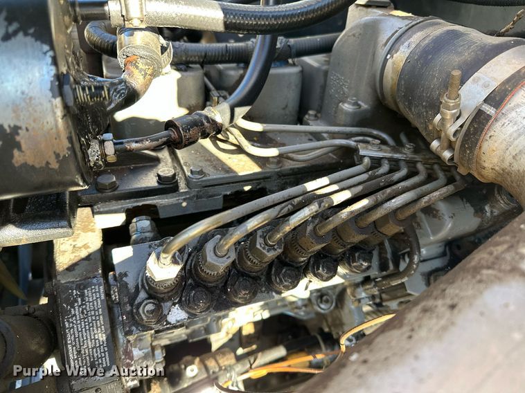 image for item NQ9548 1995 Ford F800  bucket truck