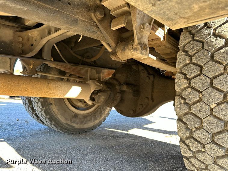 image for item NQ9548 1995 Ford F800  bucket truck