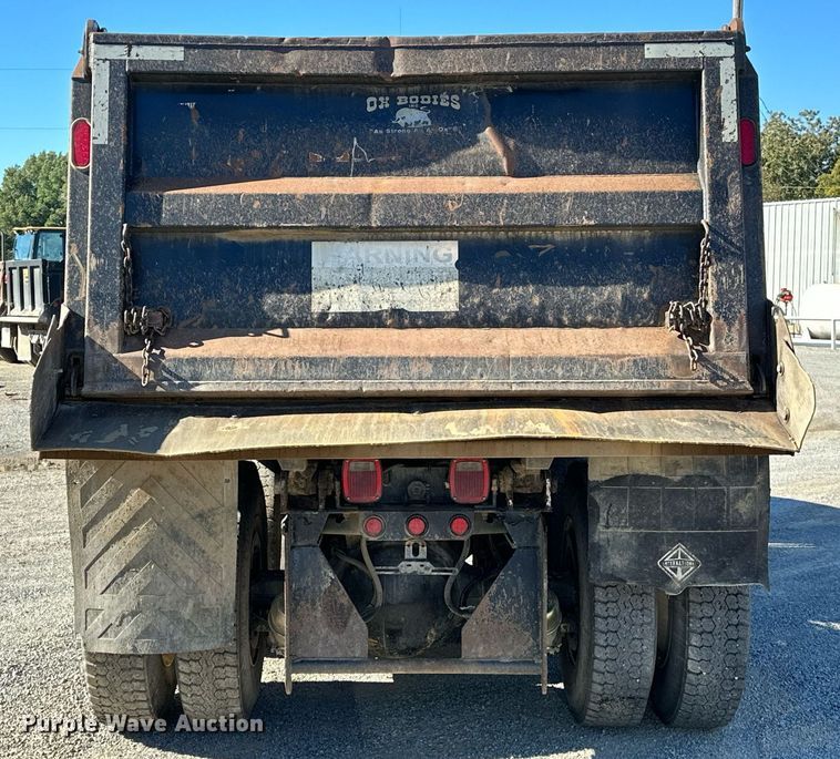 image for item NQ9549 2007 International 7400  dump truck