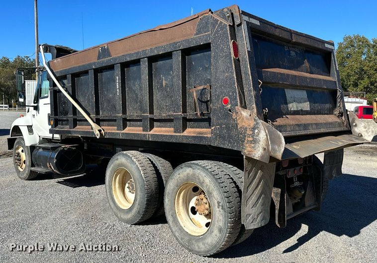 image for item NQ9549 2007 International 7400  dump truck
