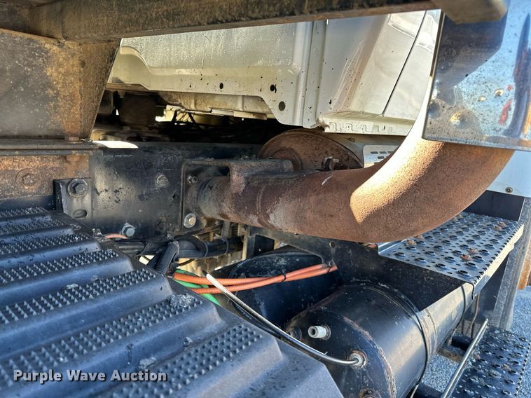 image for item NQ9549 2007 International 7400  dump truck