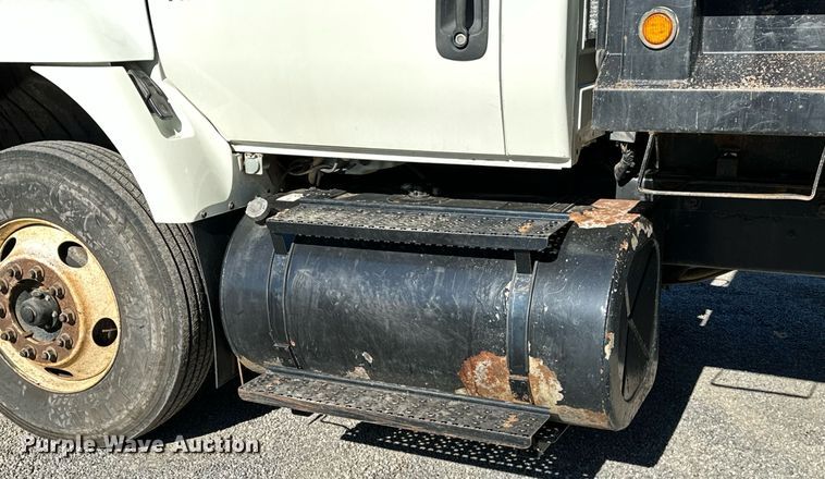 image for item NQ9549 2007 International 7400  dump truck