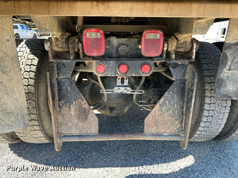 image for item NQ9549 2007 International 7400  dump truck