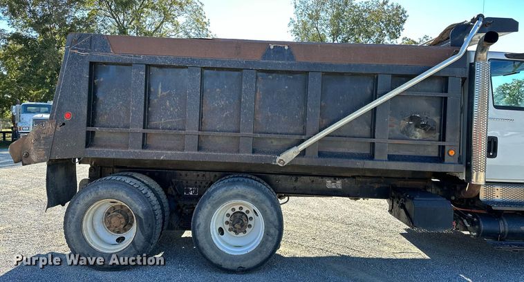image for item NQ9549 2007 International 7400  dump truck