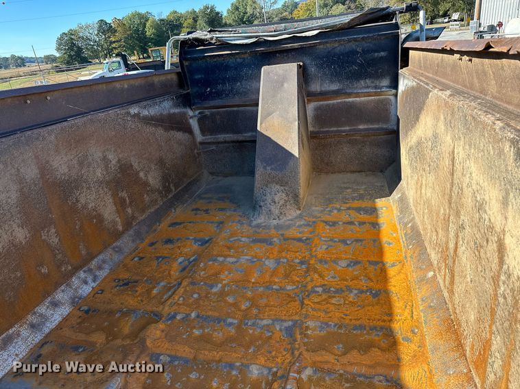 image for item NQ9549 2007 International 7400  dump truck