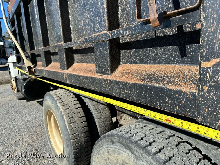 image for item NQ9549 2007 International 7400  dump truck