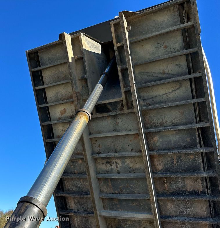 image for item NQ9549 2007 International 7400  dump truck