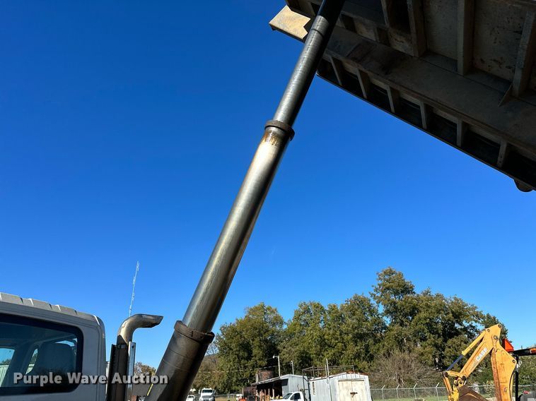 image for item NQ9549 2007 International 7400  dump truck