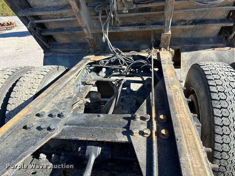 image for item NQ9549 2007 International 7400  dump truck