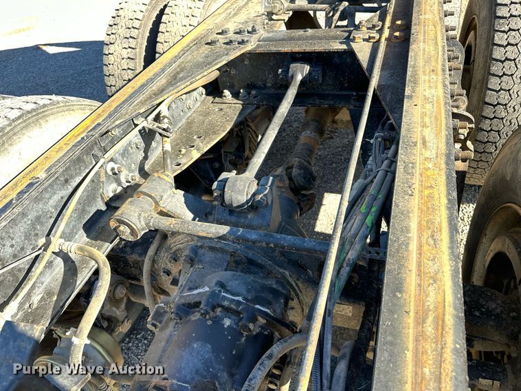 image for item NQ9549 2007 International 7400  dump truck