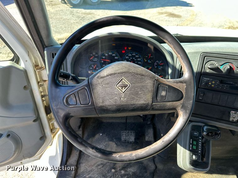 image for item NQ9549 2007 International 7400  dump truck