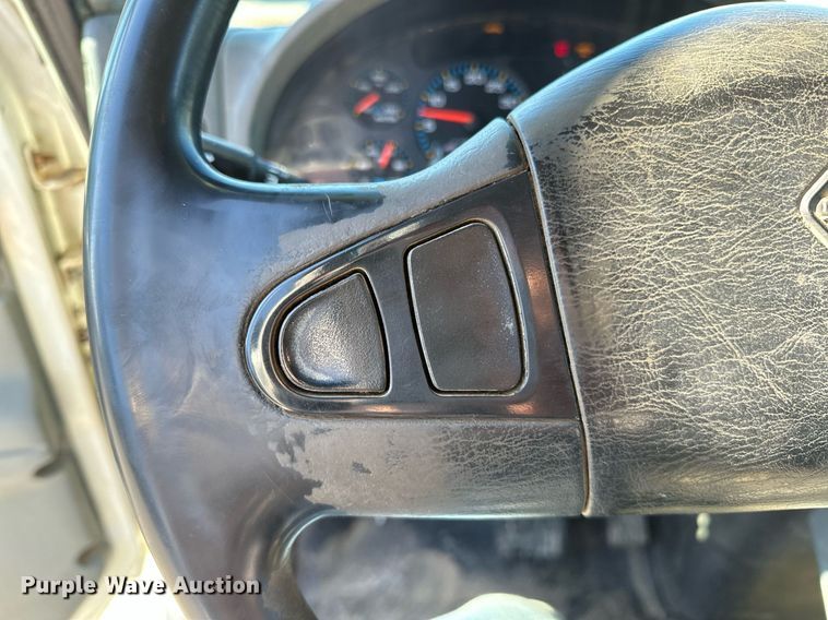 image for item NQ9549 2007 International 7400  dump truck