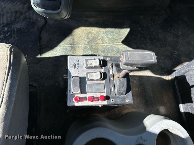 image for item NQ9549 2007 International 7400  dump truck