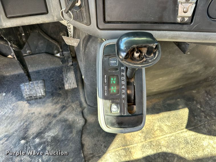 image for item NQ9549 2007 International 7400  dump truck