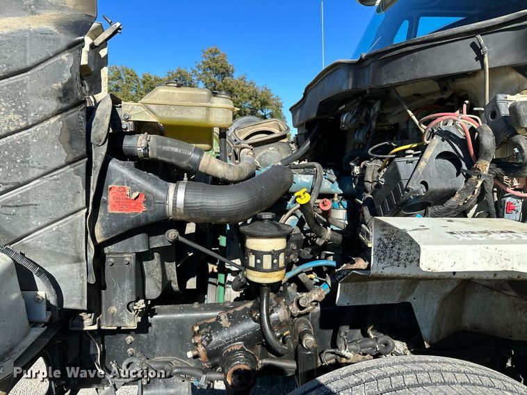 image for item NQ9549 2007 International 7400  dump truck