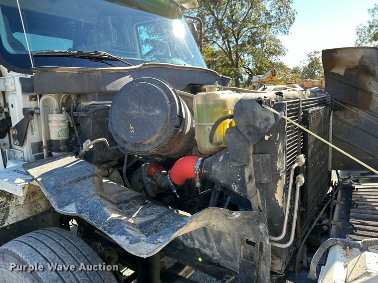 image for item NQ9549 2007 International 7400  dump truck