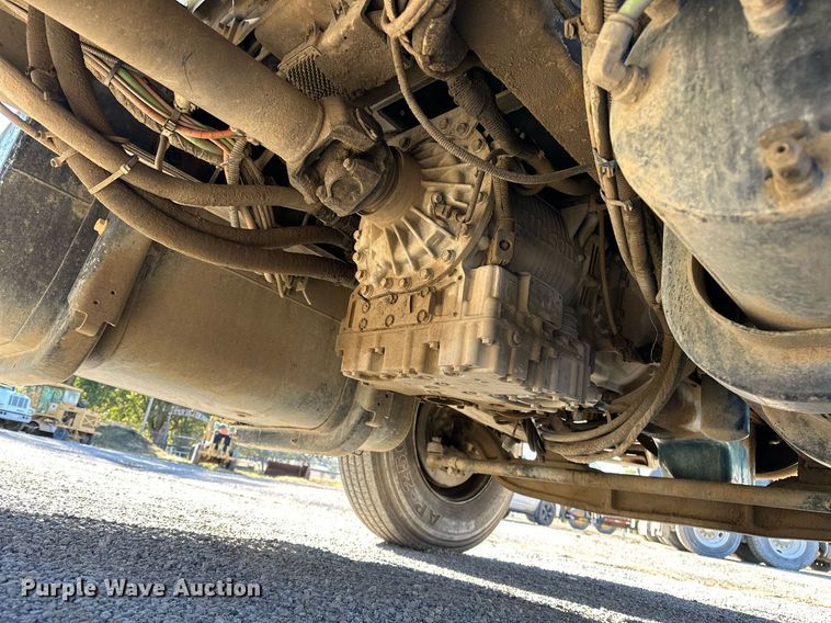 image for item NQ9549 2007 International 7400  dump truck